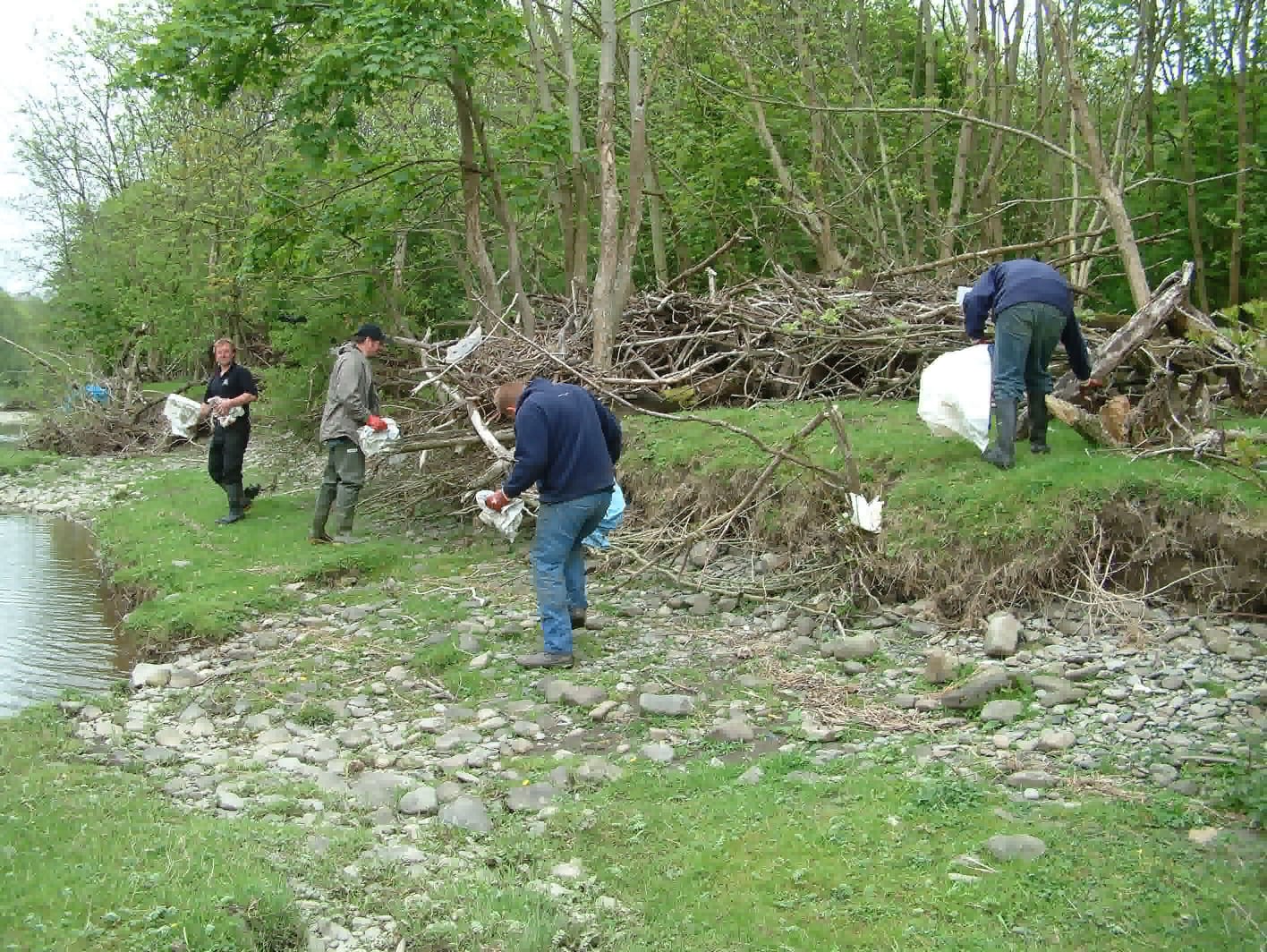 The Foundation and Keep Wales Tidy led the 2004 upper Wye and Usk litter clear ups